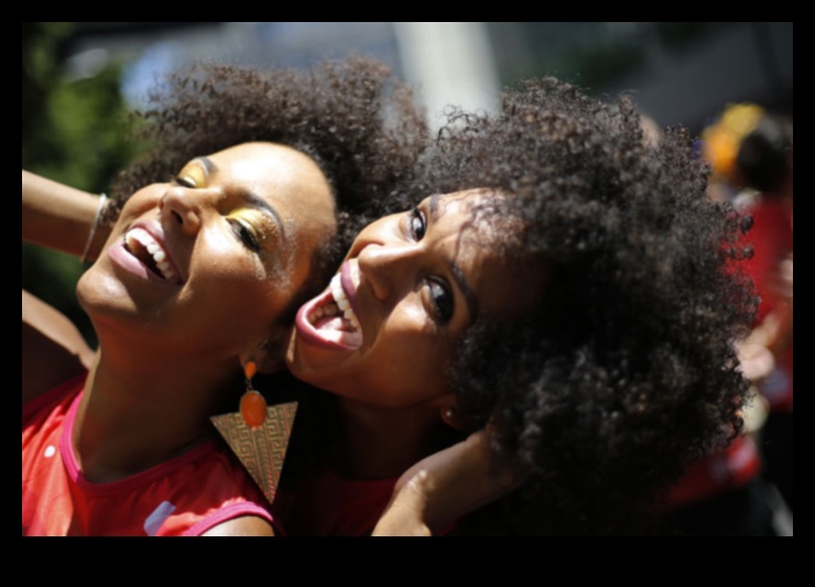 Curl Carnival Συνέχεια: Γιορτάζοντας τη διαφορετικότητα των σγουρά χτενίσματα