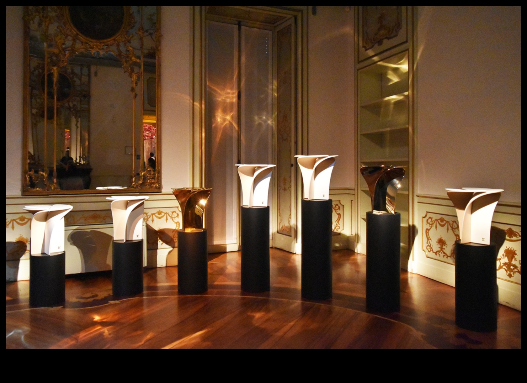 Blossom Seating: Αποκαλύπτοντας τη γοητεία των κομψών επίπλων