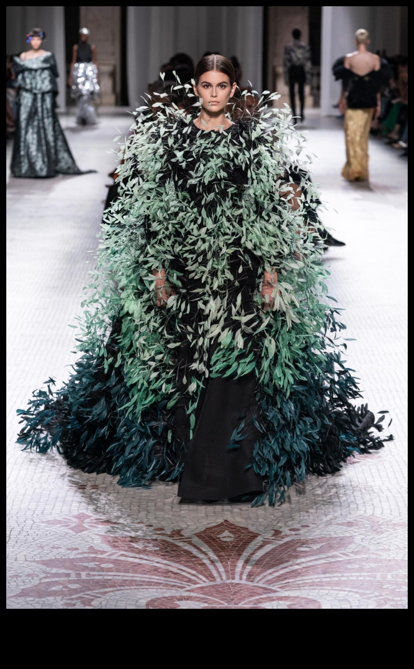 Haute Heritage: A Visual Ode στη διαχρονική κληρονομιά της μόδας