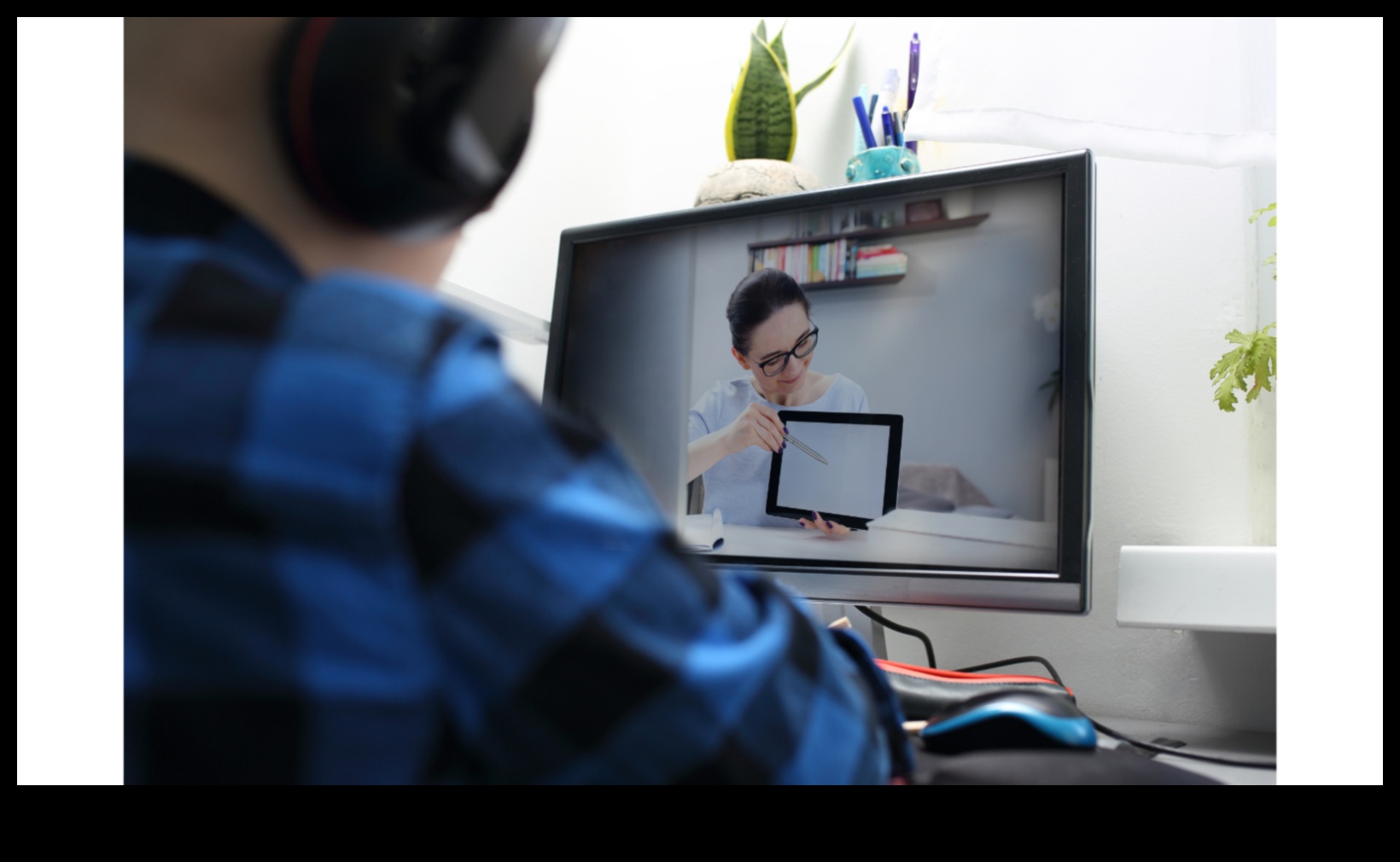 Digital Pioneers: Shaping the Future of Visual Arts and Healthcare Solutions