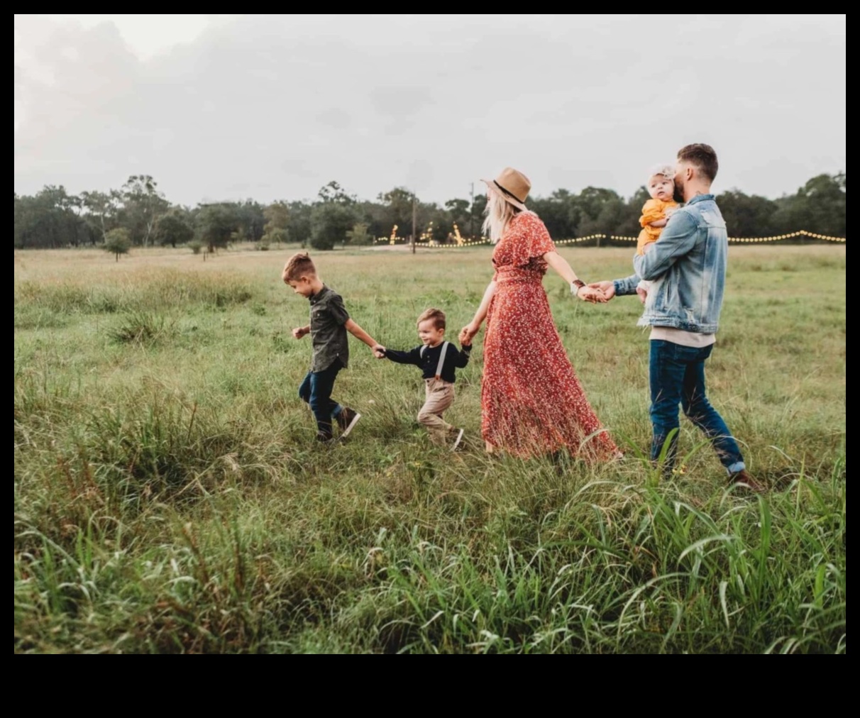 Ενσυνείδητες οικογένειες: Αγκαλιάζοντας τη σύνδεση μέσω της γονικής μέριμνας