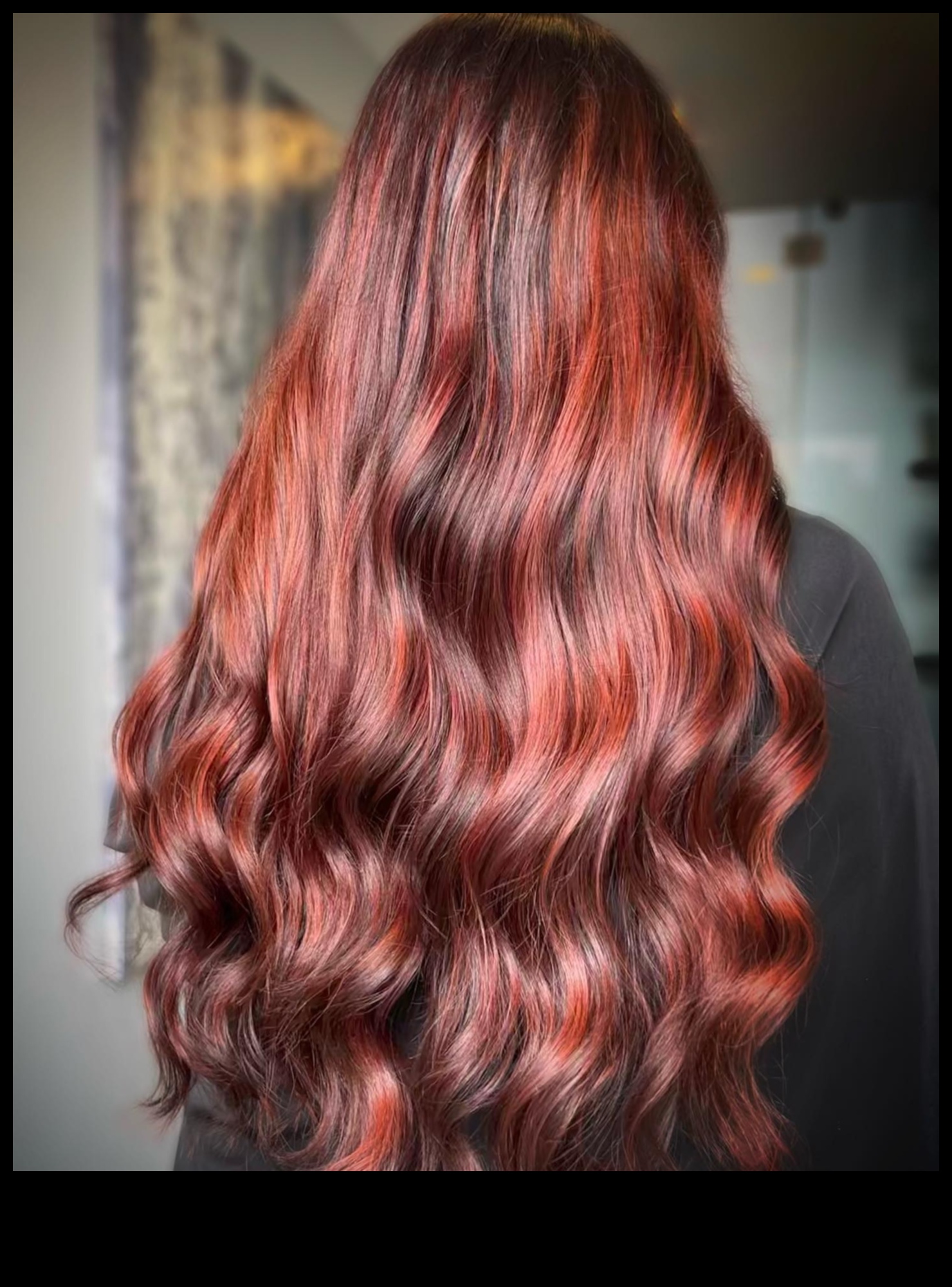 Effortless Chic: Καθημερινά χτενίσματα με κόκκινο και καστανόξανθο χρώμα για καθημερινή κομψότητα