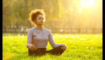 Χαρούμενη Ζωή: Τα θετικά αποτελέσματα του διαλογισμού στη συναισθηματική ευεξία